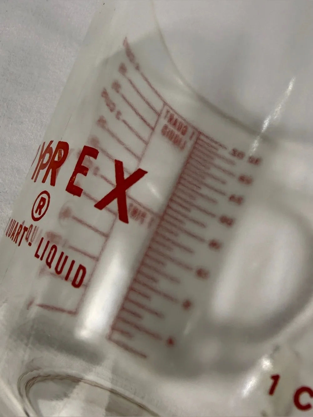 Vintage PYREX 1 quart or 4 cup Glass Measuring Cup red text